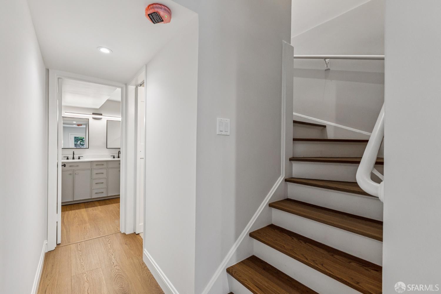 Detail Gallery Image 22 of 32 For 3342 Broderick St, San Francisco,  CA 94123 - 3 Beds | 2/1 Baths