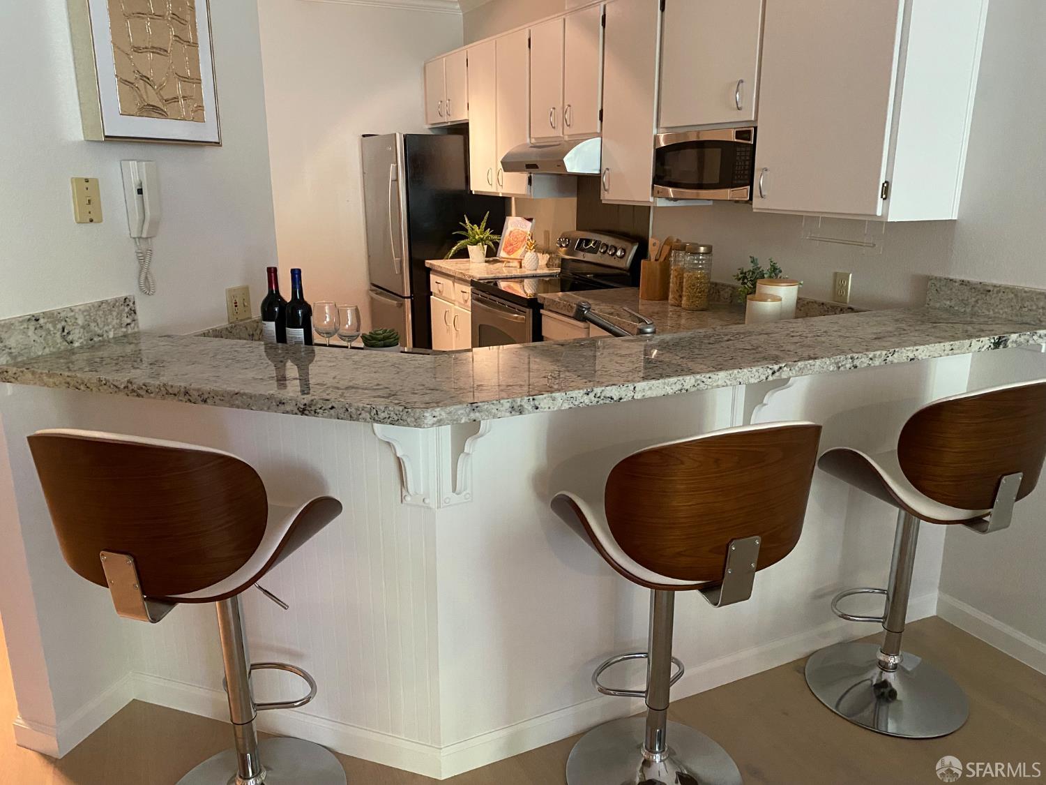 Detail Gallery Image 5 of 11 For 1960 Hayes St #2,  San Francisco,  CA 94117 - 1 Beds | 2 Baths