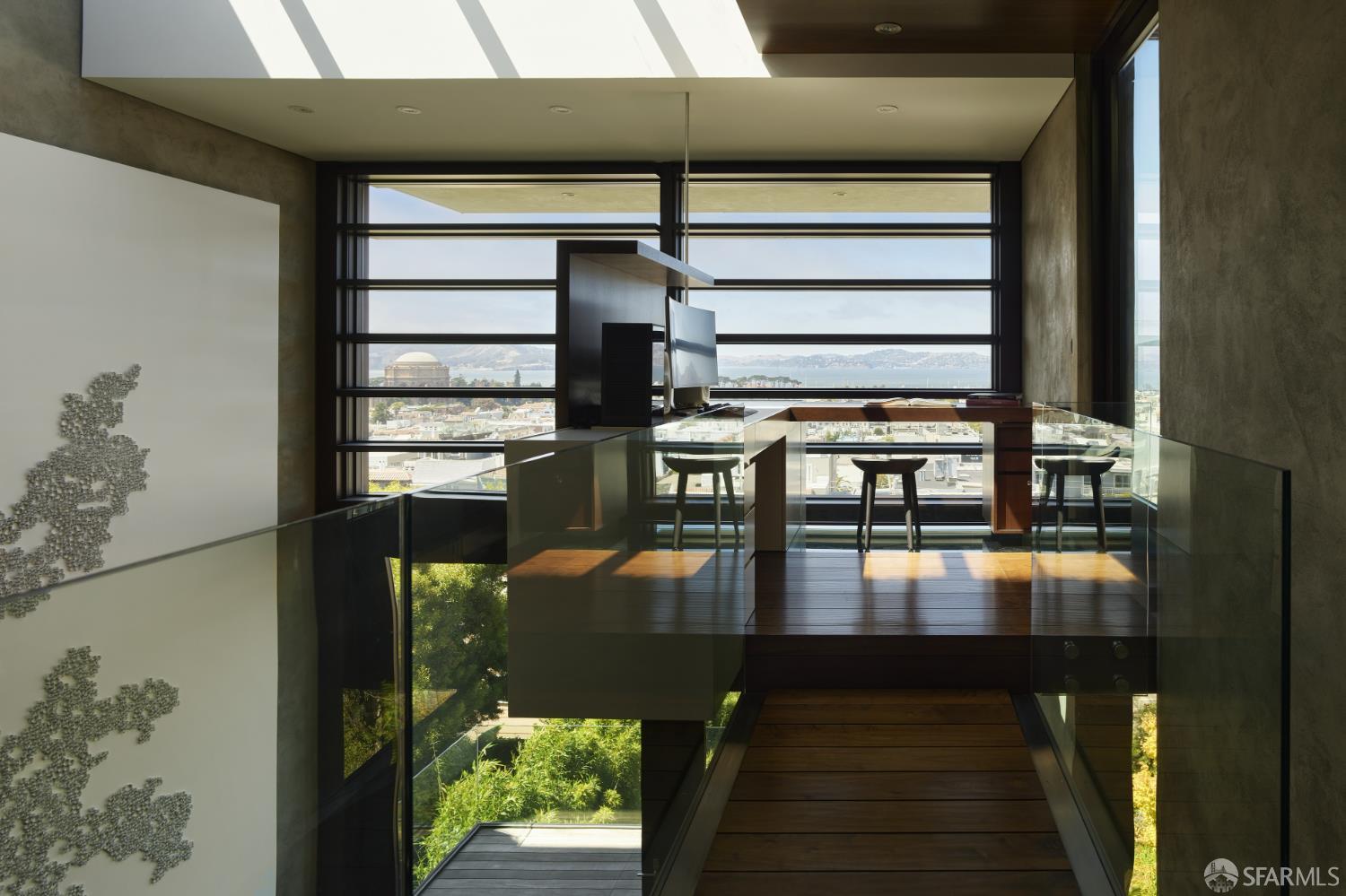 Detail Gallery Image 3 of 35 For 2626 Filbert St, San Francisco,  CA 94123 - 4 Beds | 4/1 Baths