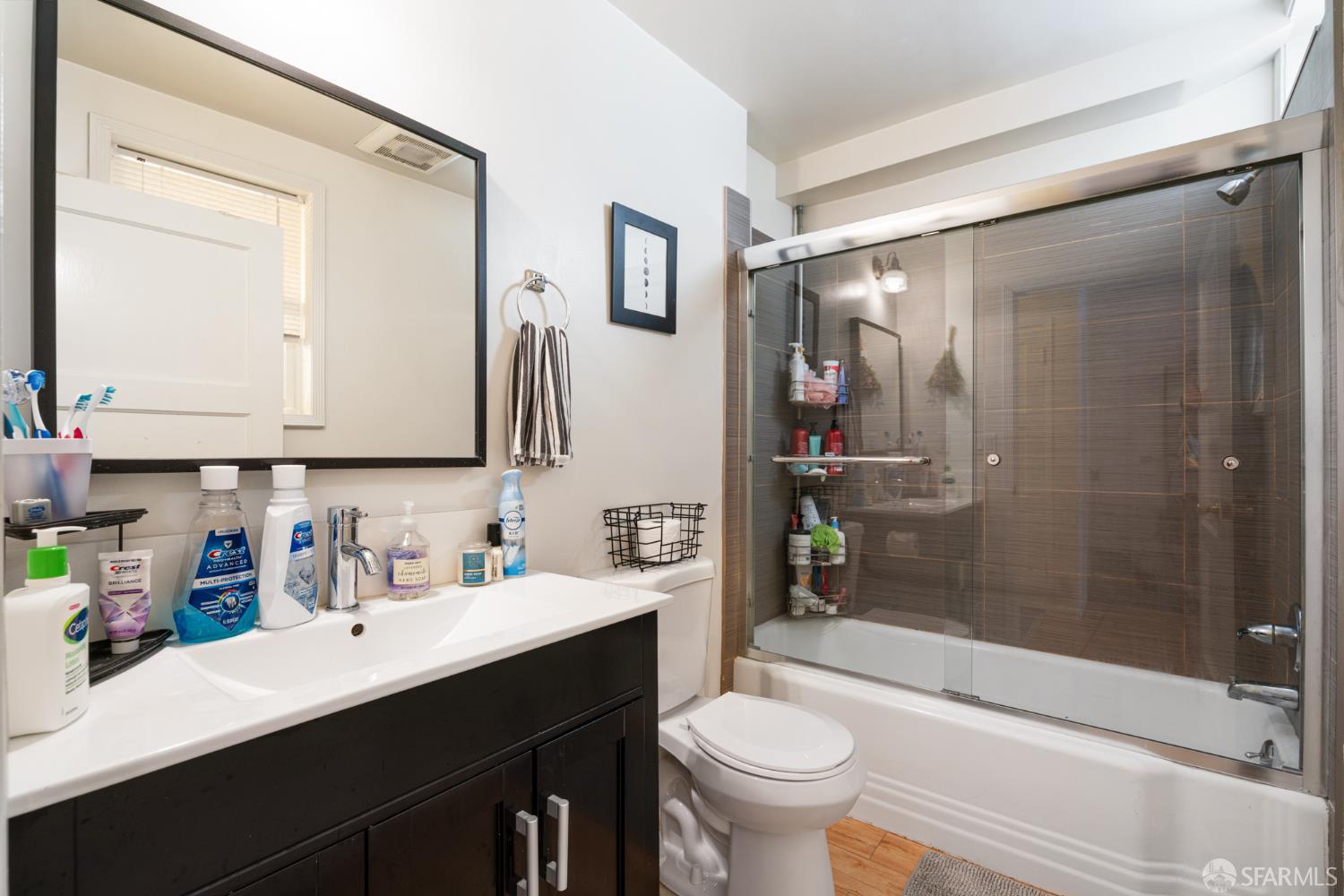 Detail Gallery Image 12 of 26 For 1387 18th Ave, San Francisco,  CA 94122 - – Beds | – Baths