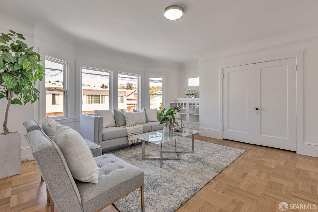 Detail Gallery Image 6 of 39 For 223 Raymond Ave, San Francisco,  CA 94134 - 3 Beds | 2 Baths
