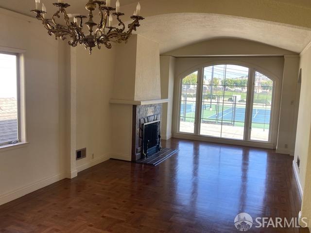 Detail Gallery Image 9 of 32 For 535 Felton St, San Francisco,  CA 94134 - 3 Beds | 1 Baths