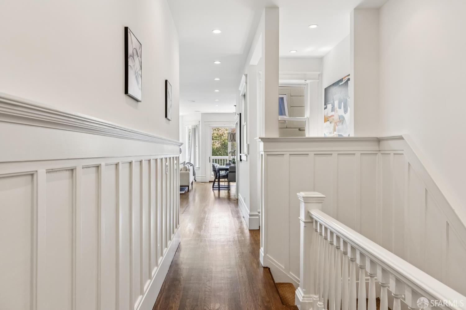 Photo #2: 425067584 Listing 