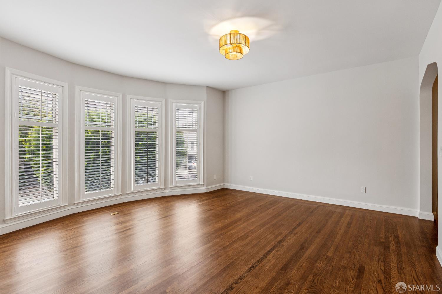 Detail Gallery Image 2 of 32 For 3342 Broderick St, San Francisco,  CA 94123 - 3 Beds | 2/1 Baths