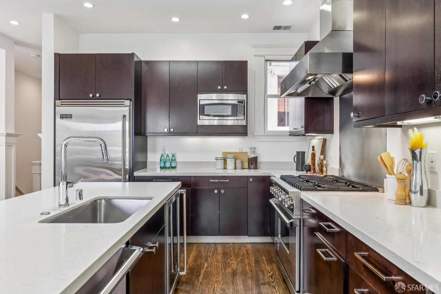 Photo #6: 425067584 Listing 