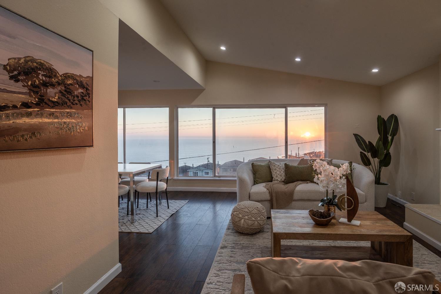 Detail Gallery Image 5 of 55 For 74 Clearview Dr, Daly City,  CA 94015 - 5 Beds | 4 Baths