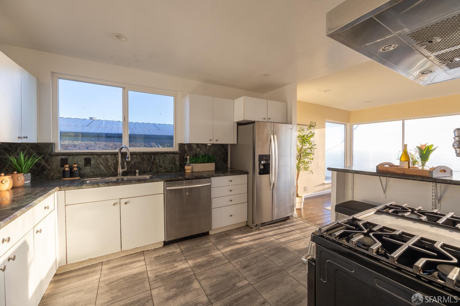 Detail Gallery Image 22 of 55 For 74 Clearview Dr, Daly City,  CA 94015 - 5 Beds | 4 Baths