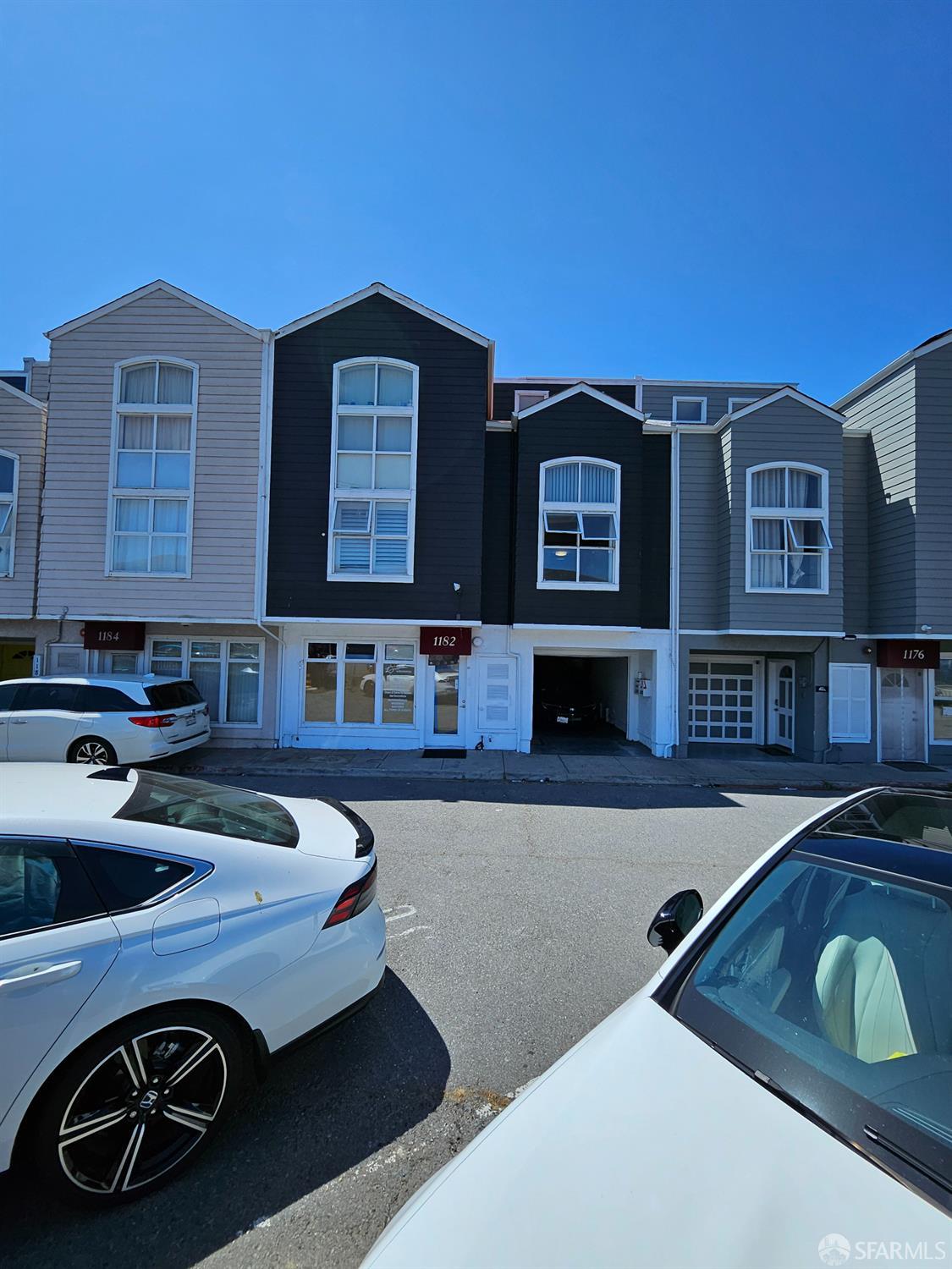 Detail Gallery Image 1 of 14 For 1180 Hillside Blvd, Daly City,  CA 94014 - – Beds | – Baths