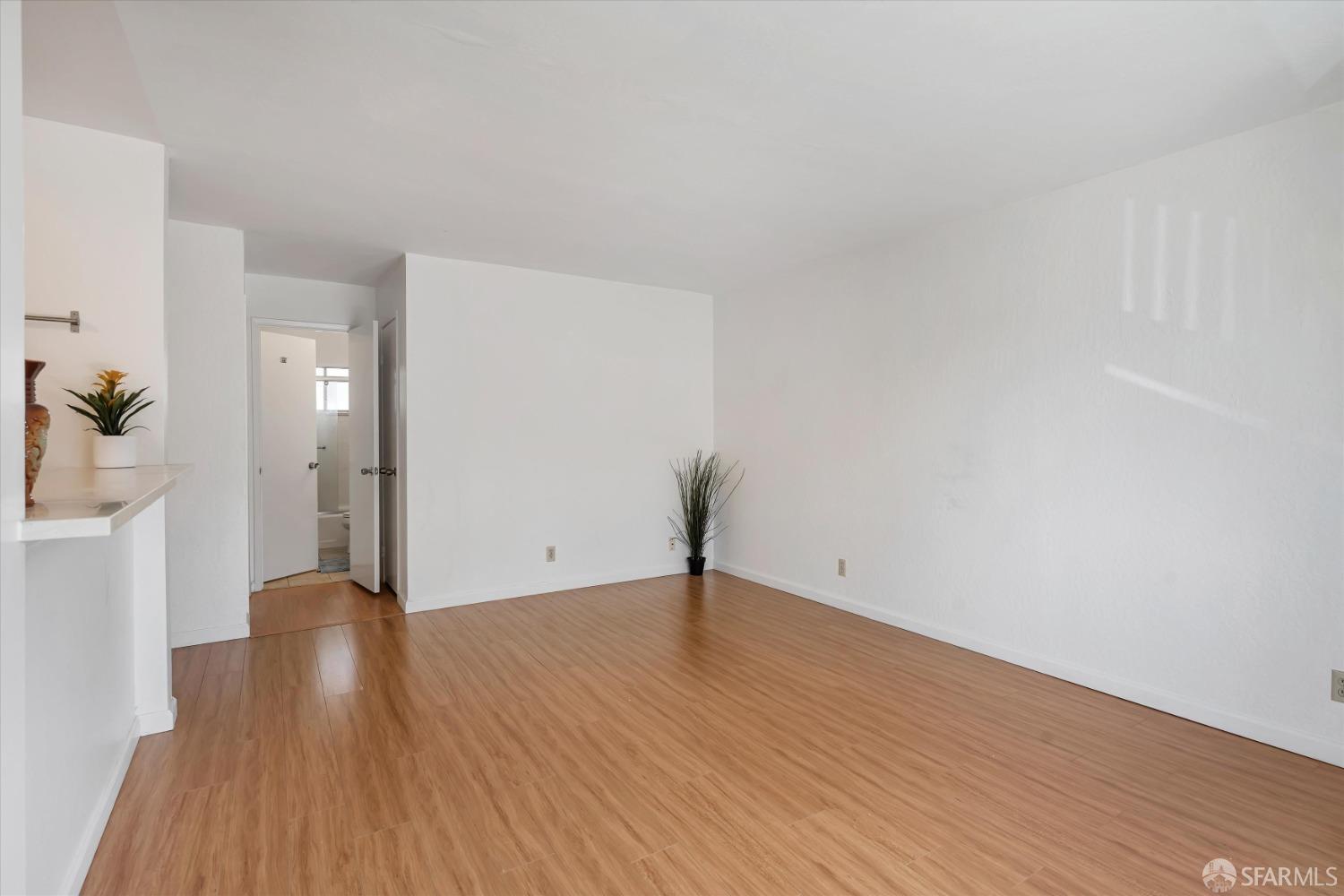 Detail Gallery Image 6 of 24 For 2201 Virginia St #3,  Berkeley,  CA 94709 - 1 Beds | 1 Baths