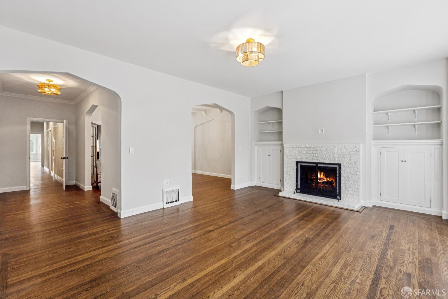 Detail Gallery Image 4 of 32 For 3342 Broderick St, San Francisco,  CA 94123 - 3 Beds | 2/1 Baths