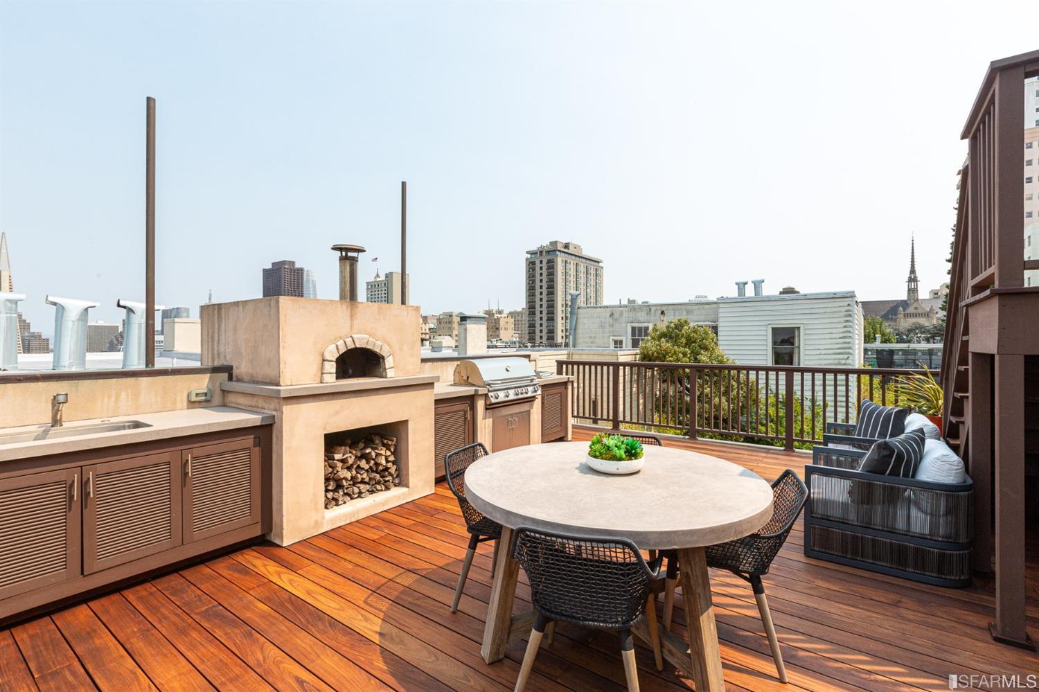 Detail Gallery Image 15 of 53 For 1266 Washington St, San Francisco,  CA 94108 - 5 Beds | 5 Baths