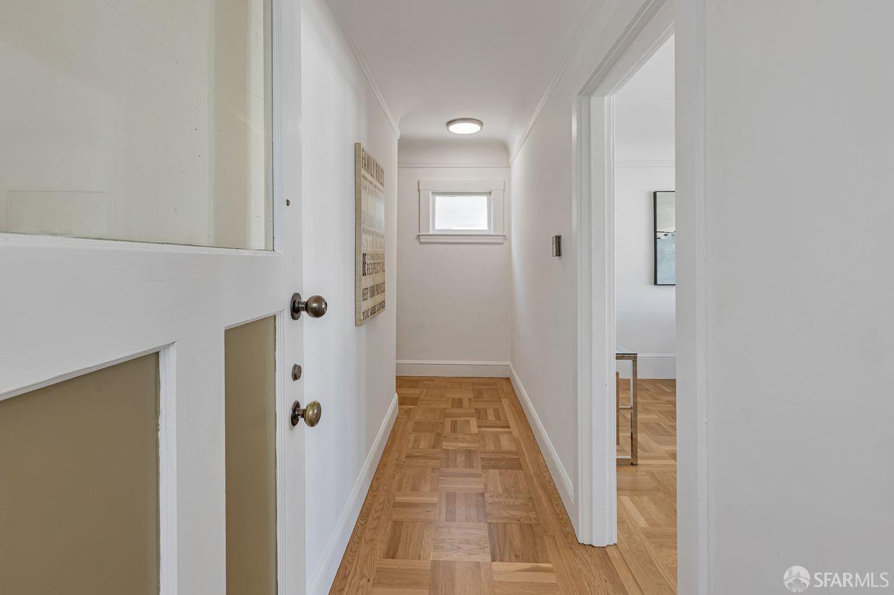 Detail Gallery Image 4 of 39 For 223 Raymond Ave, San Francisco,  CA 94134 - 3 Beds | 2 Baths