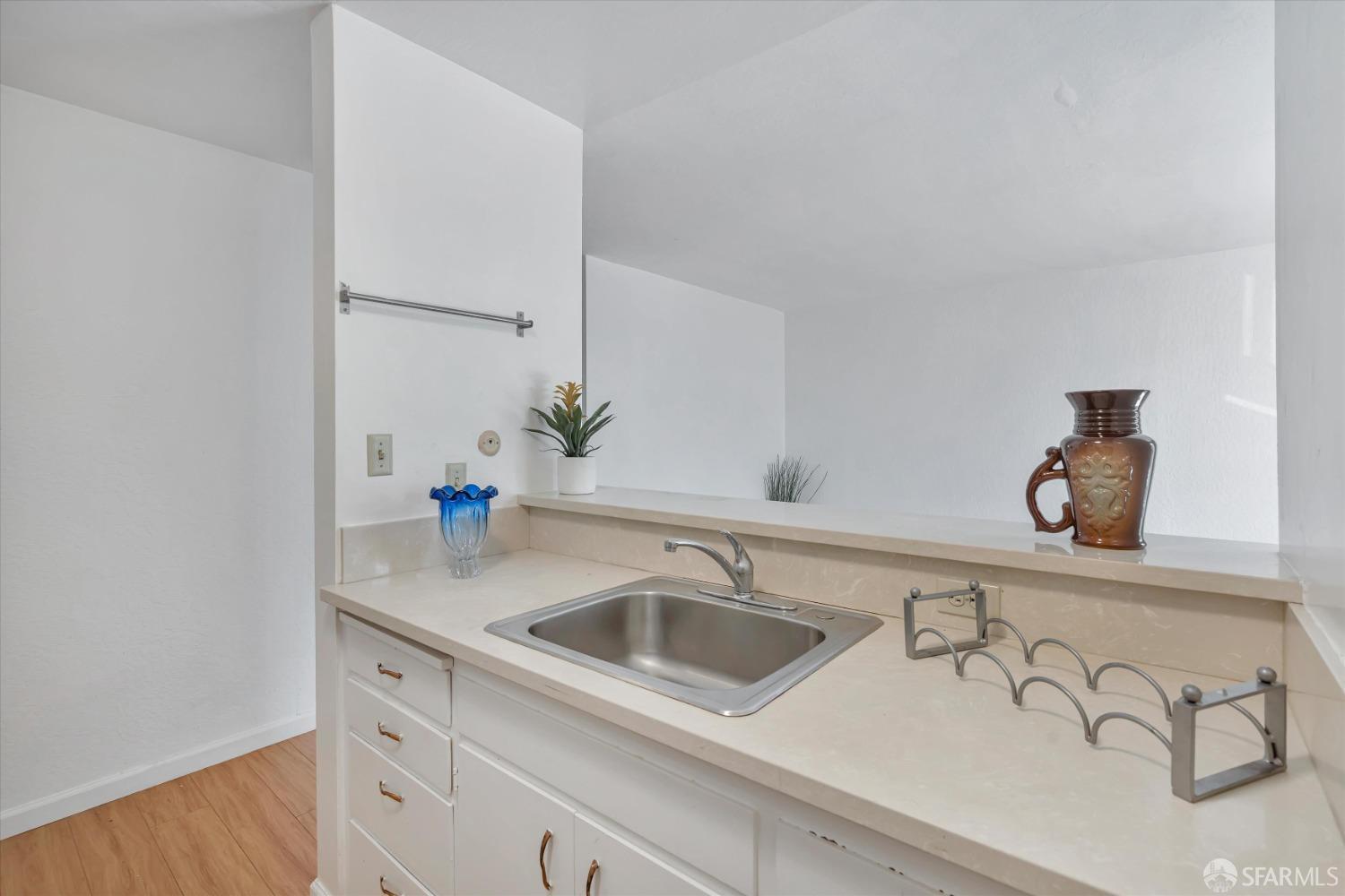Detail Gallery Image 12 of 24 For 2201 Virginia St #3,  Berkeley,  CA 94709 - 1 Beds | 1 Baths