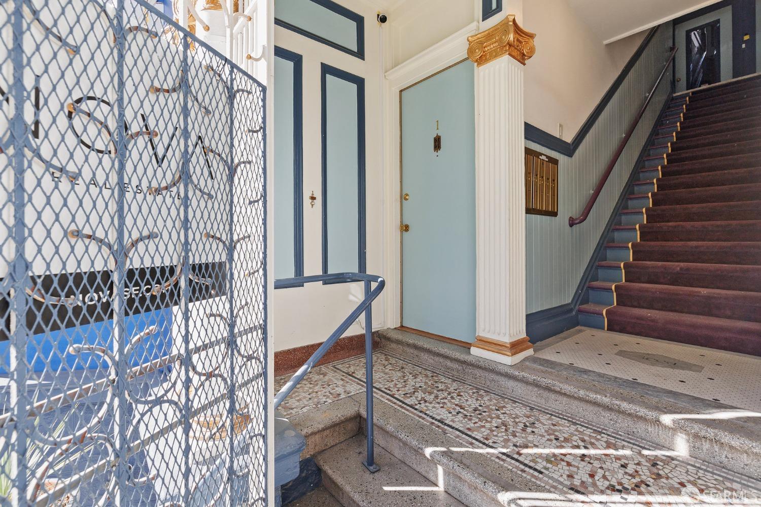 Photo #3: 425069082 Listing 