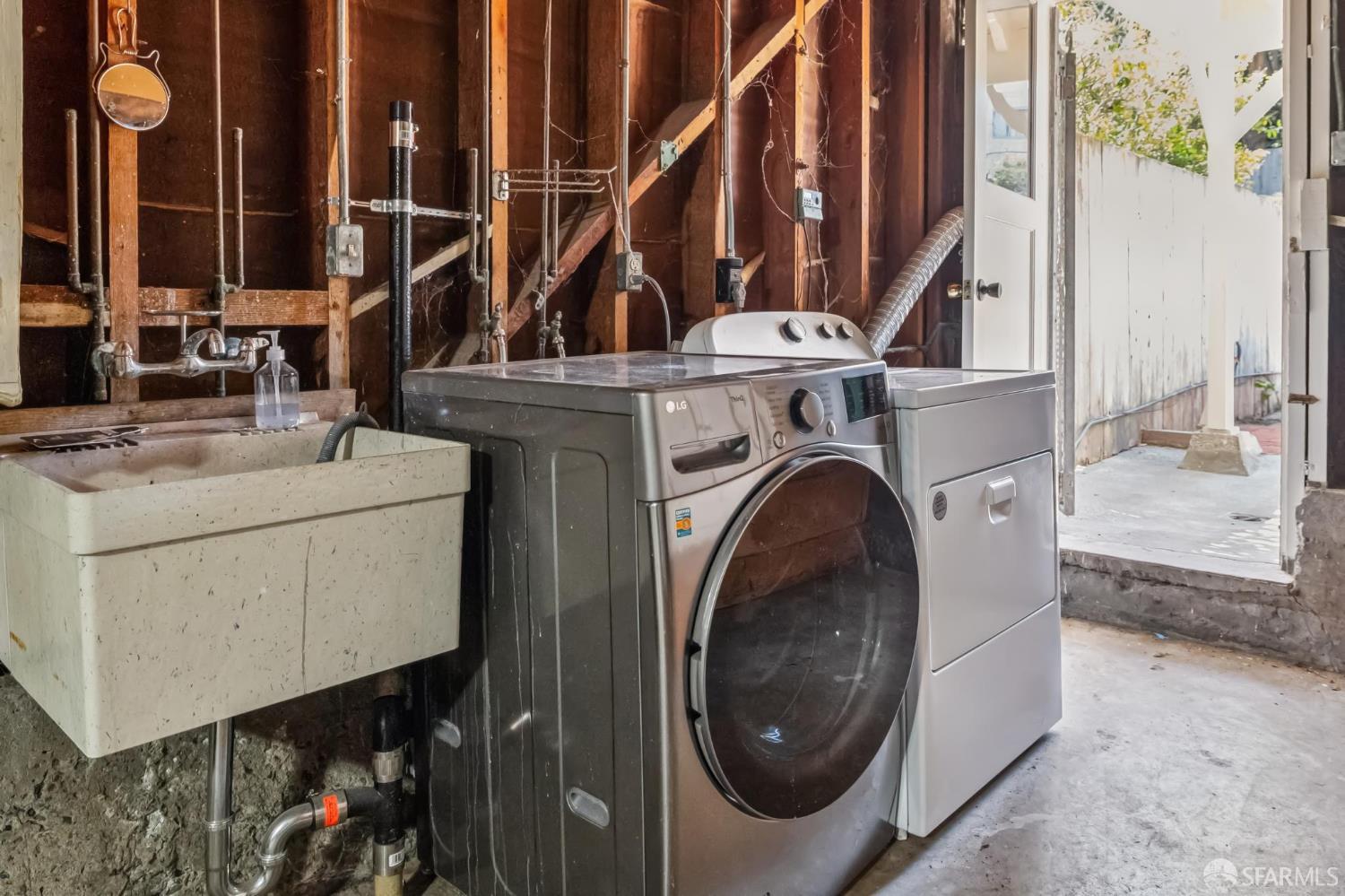 Detail Gallery Image 32 of 39 For 845 44th Ave, San Francisco,  CA 94121 - 2 Beds | 1 Baths