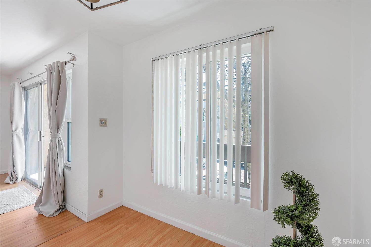 Detail Gallery Image 8 of 24 For 2201 Virginia St #3,  Berkeley,  CA 94709 - 1 Beds | 1 Baths