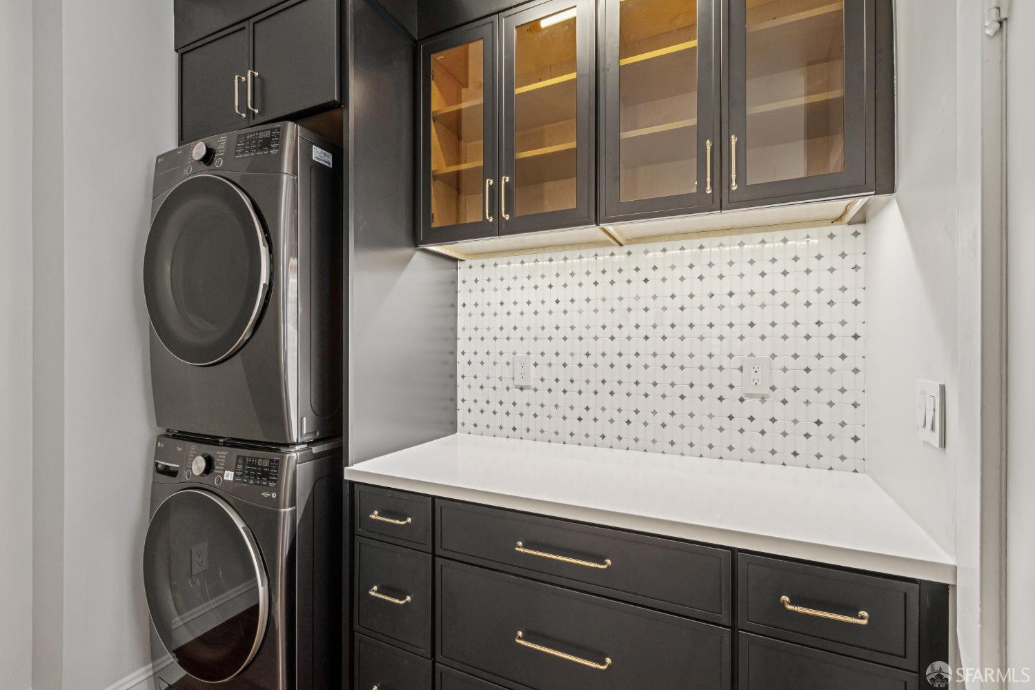 Detail Gallery Image 14 of 32 For 3342 Broderick St, San Francisco,  CA 94123 - 3 Beds | 2/1 Baths