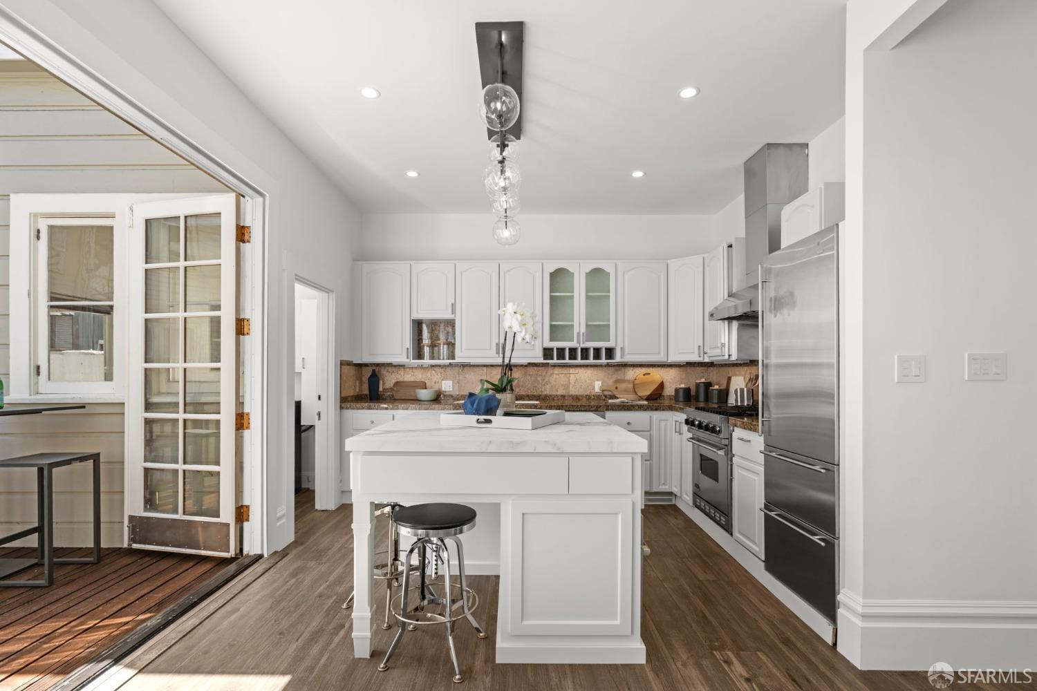 Detail Gallery Image 7 of 31 For 115 Magnolia St, San Francisco,  CA 94123 - 3 Beds | 2 Baths