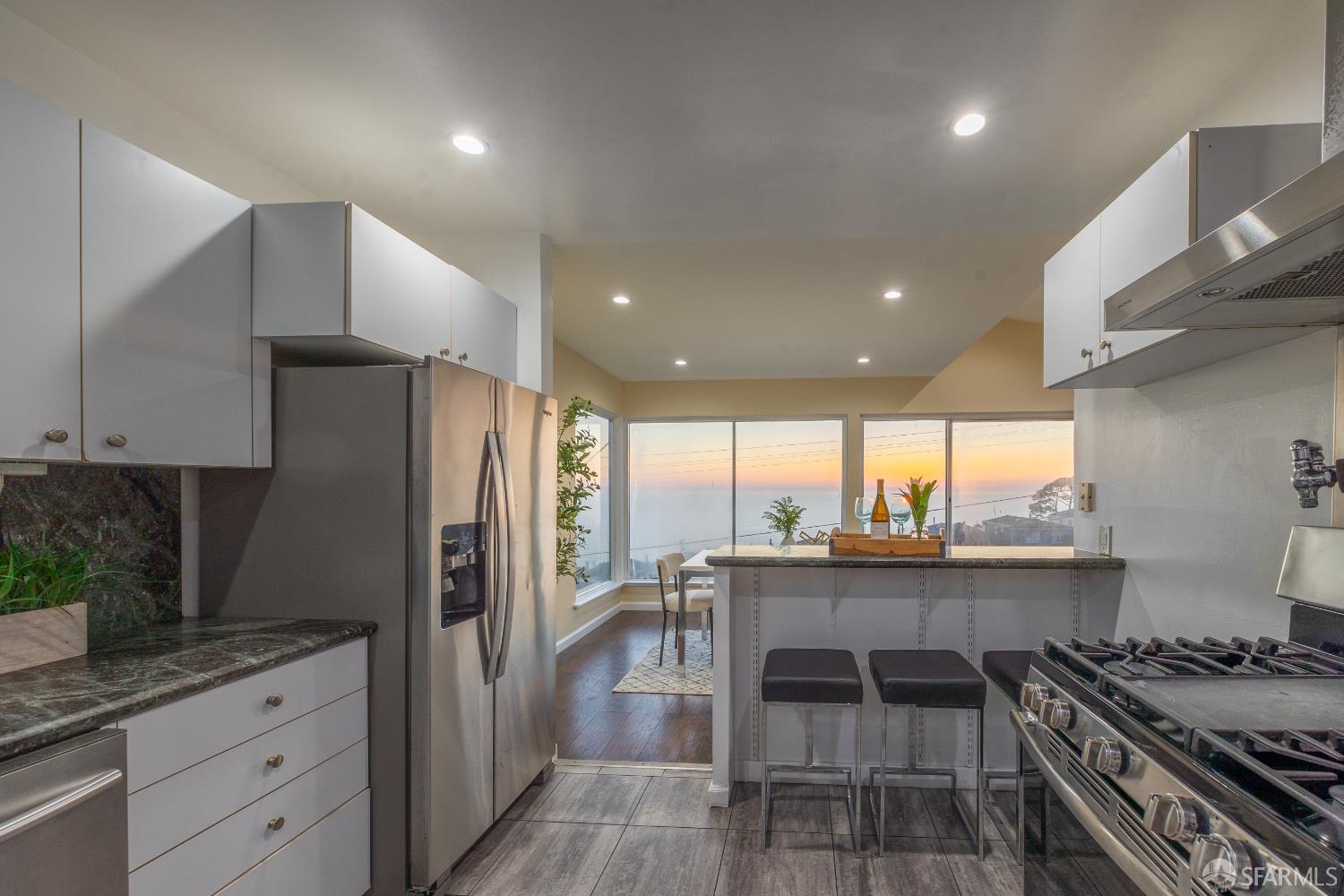 Detail Gallery Image 20 of 55 For 74 Clearview Dr, Daly City,  CA 94015 - 5 Beds | 4 Baths