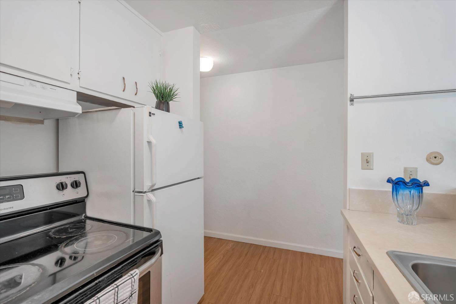 Detail Gallery Image 11 of 24 For 2201 Virginia St #3,  Berkeley,  CA 94709 - 1 Beds | 1 Baths