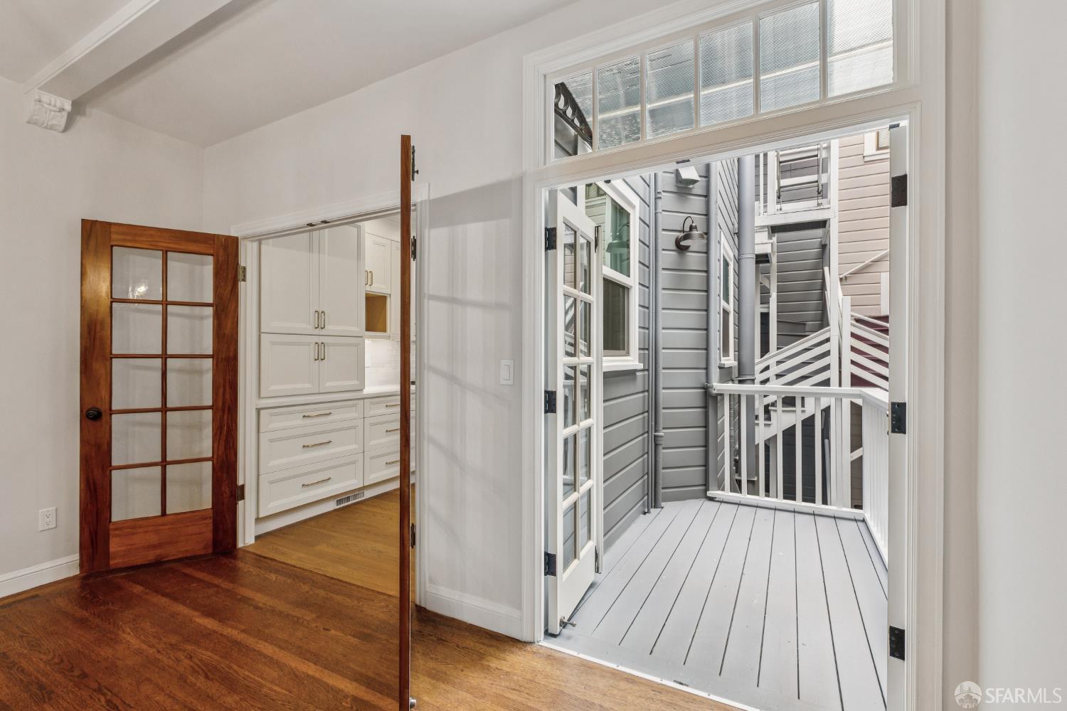 Detail Gallery Image 5 of 32 For 3342 Broderick St, San Francisco,  CA 94123 - 3 Beds | 2/1 Baths