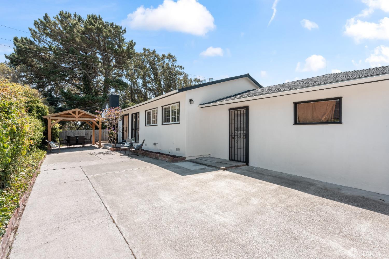 Detail Gallery Image 30 of 49 For 2491 Catalpa Way, San Bruno,  CA 94066 - 3 Beds | 2 Baths