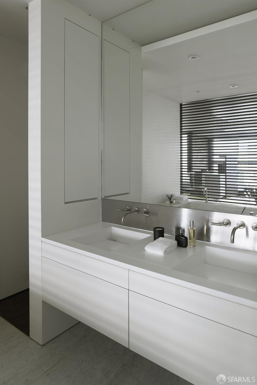 Detail Gallery Image 17 of 35 For 2626 Filbert St, San Francisco,  CA 94123 - 4 Beds | 4/1 Baths