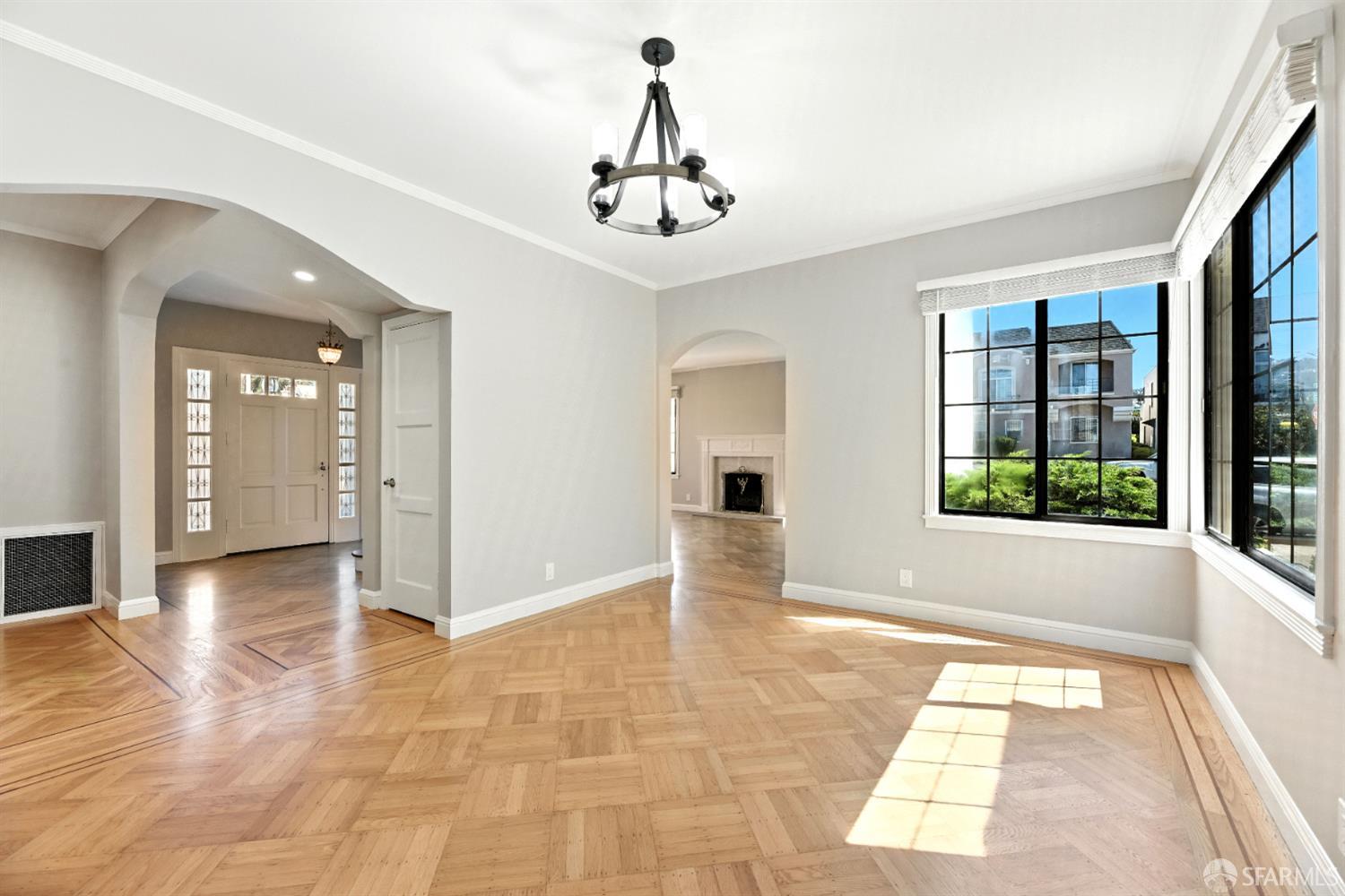 Detail Gallery Image 13 of 38 For 2801 Ocean Ave, San Francisco,  CA 94132 - 4 Beds | 3/1 Baths