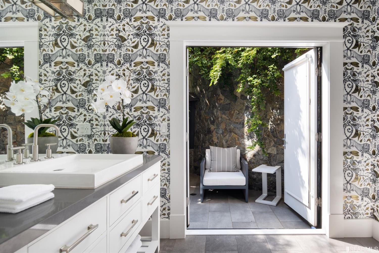 Detail Gallery Image 32 of 53 For 1266 Washington St, San Francisco,  CA 94108 - 5 Beds | 5 Baths