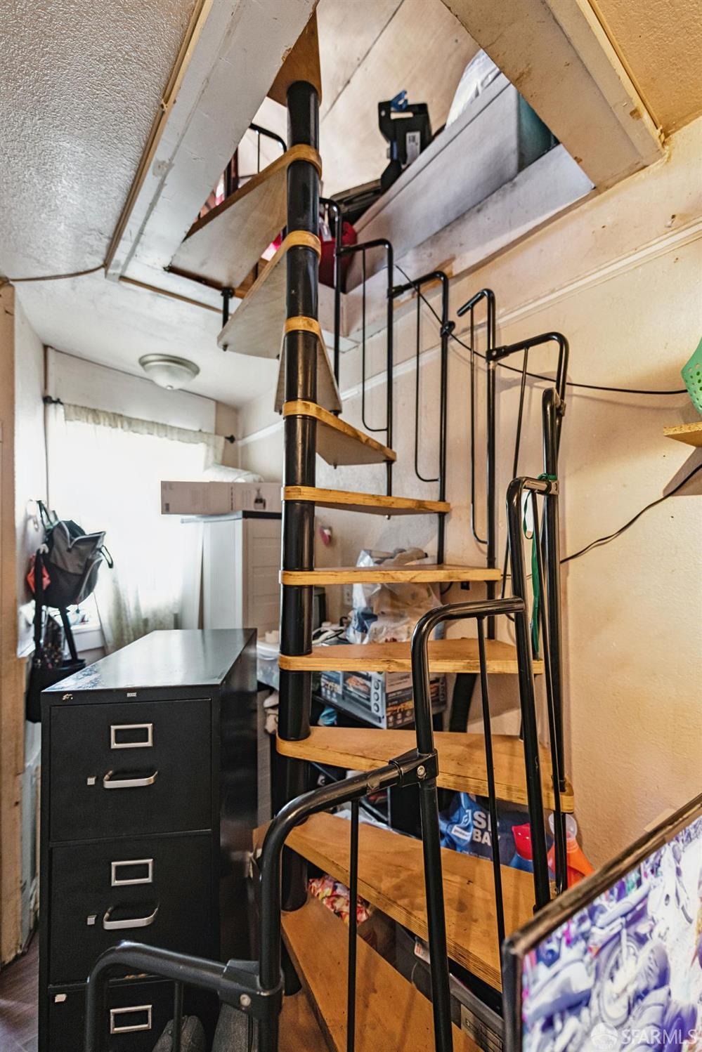 Detail Gallery Image 13 of 35 For 6323 3rd St, San Francisco,  CA 94124 - – Beds | – Baths