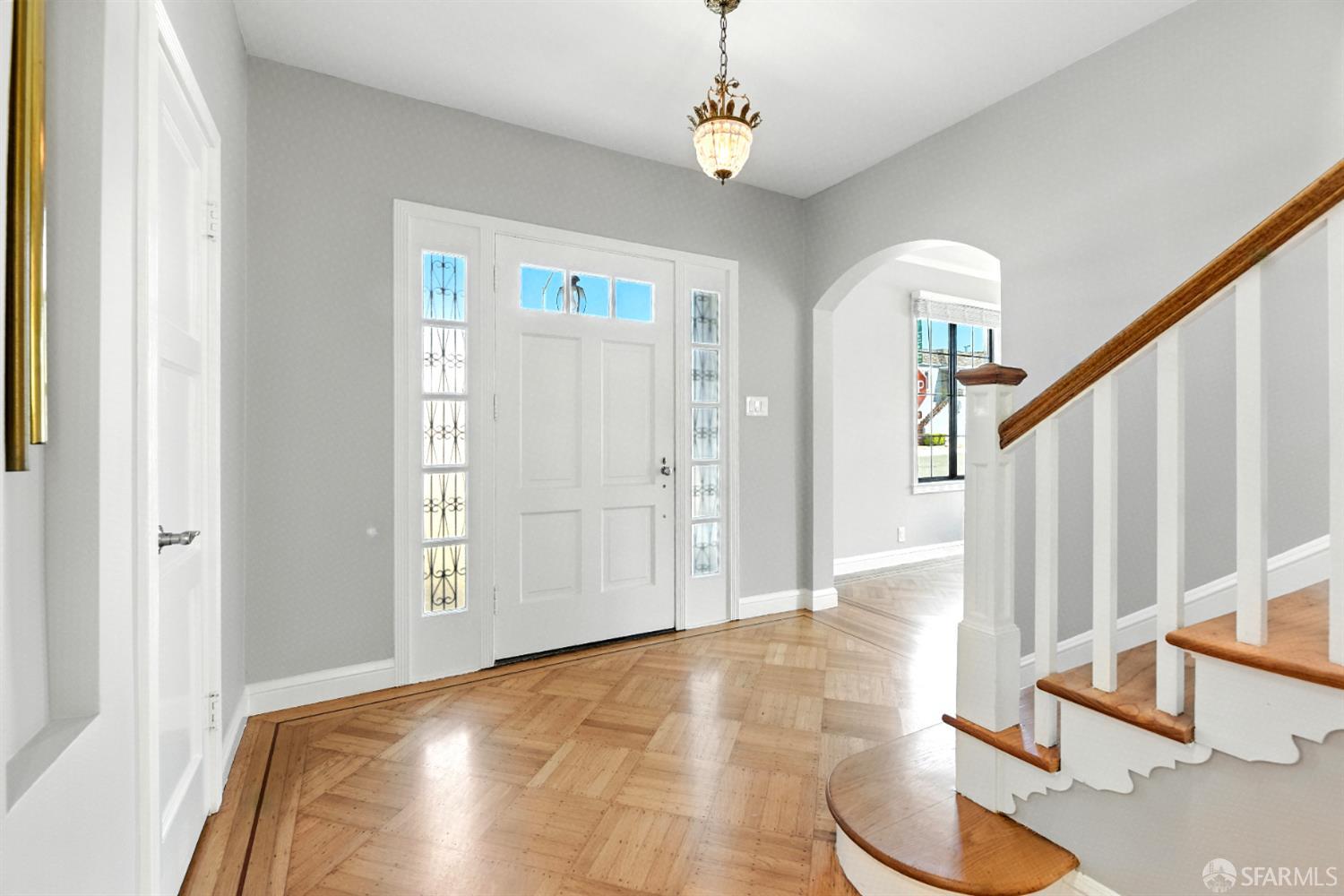 Detail Gallery Image 5 of 38 For 2801 Ocean Ave, San Francisco,  CA 94132 - 4 Beds | 3/1 Baths