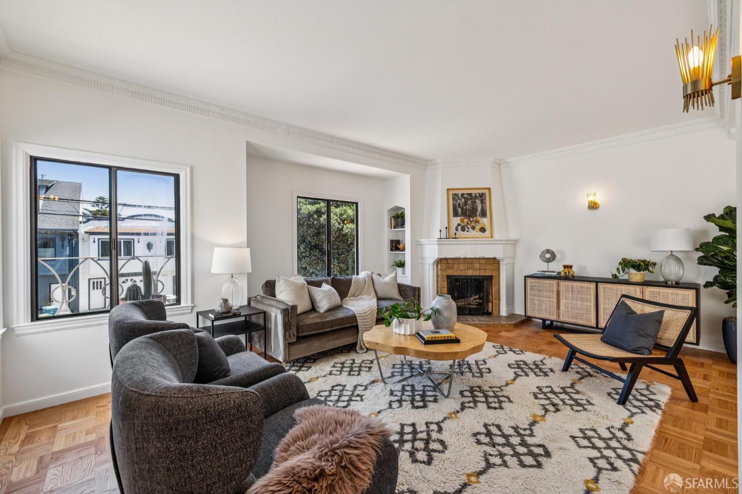 Detail Gallery Image 3 of 39 For 845 44th Ave, San Francisco,  CA 94121 - 2 Beds | 1 Baths