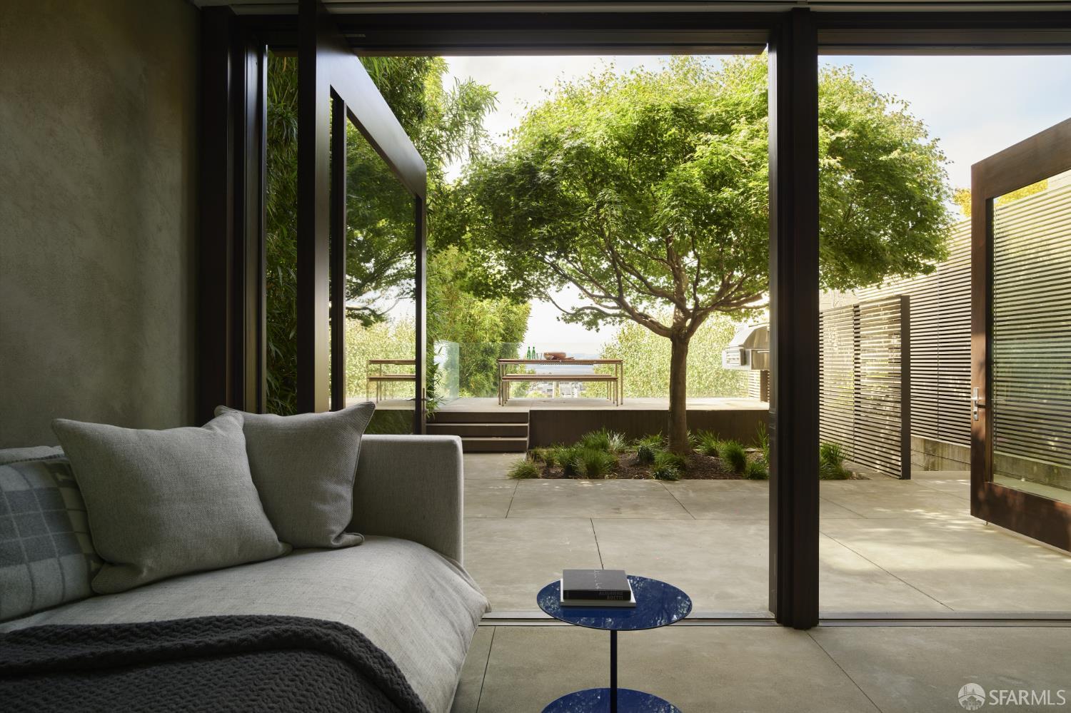 Detail Gallery Image 22 of 35 For 2626 Filbert St, San Francisco,  CA 94123 - 4 Beds | 4/1 Baths