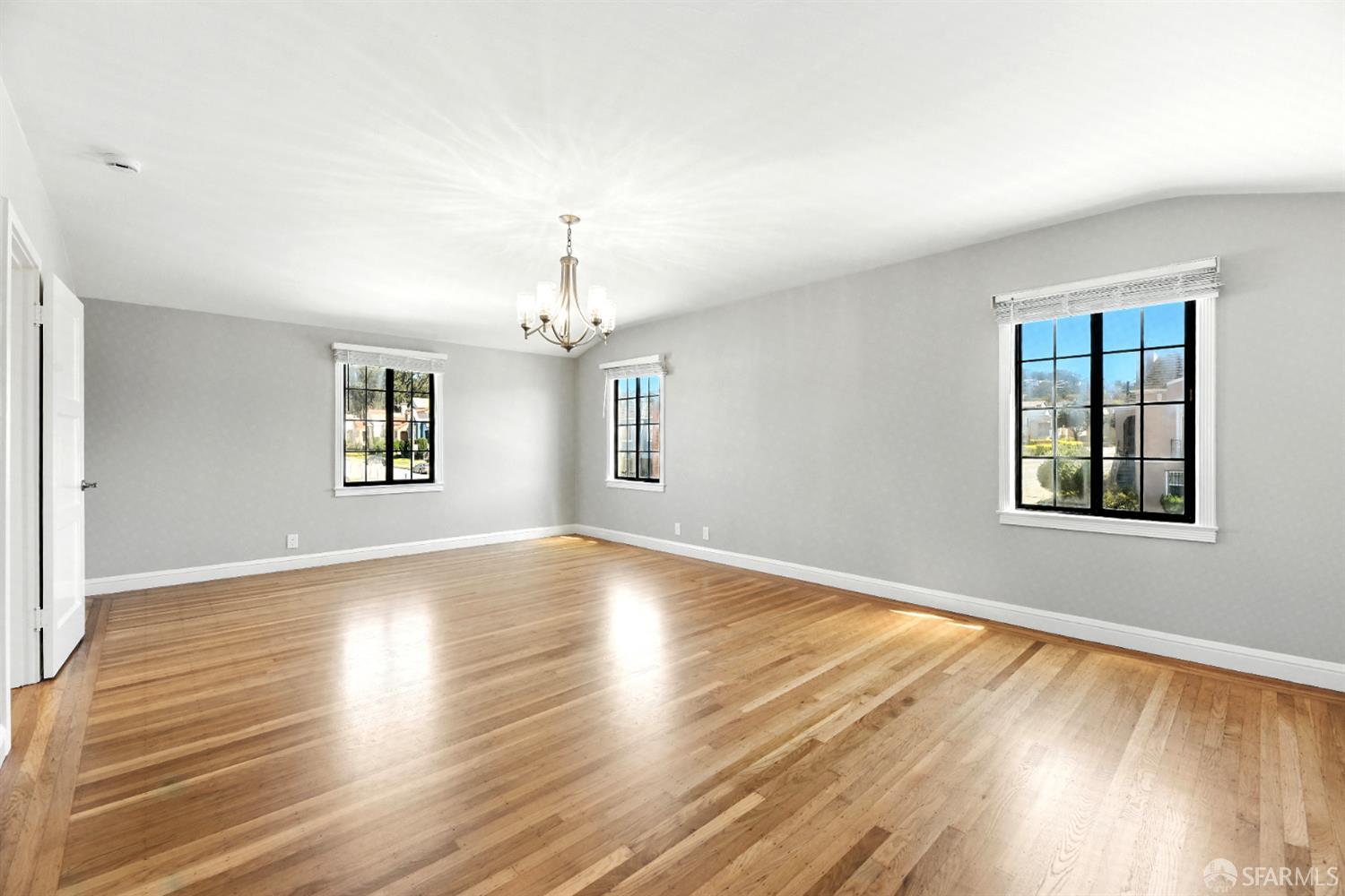Detail Gallery Image 33 of 38 For 2801 Ocean Ave, San Francisco,  CA 94132 - 4 Beds | 3/1 Baths