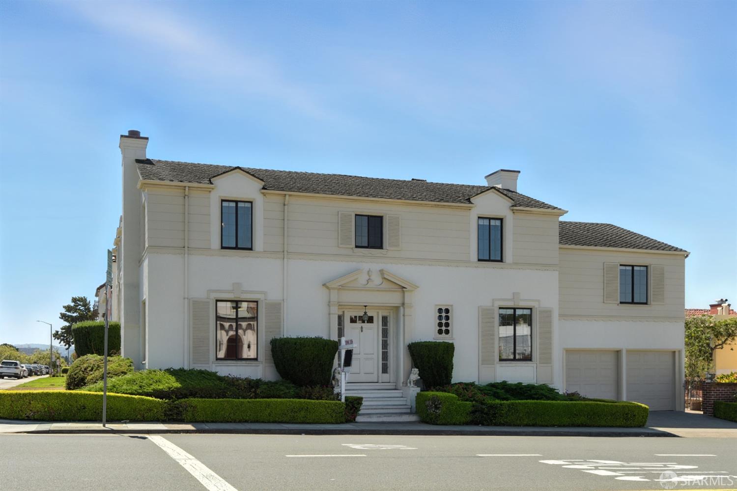 Detail Gallery Image 3 of 38 For 2801 Ocean Ave, San Francisco,  CA 94132 - 4 Beds | 3/1 Baths