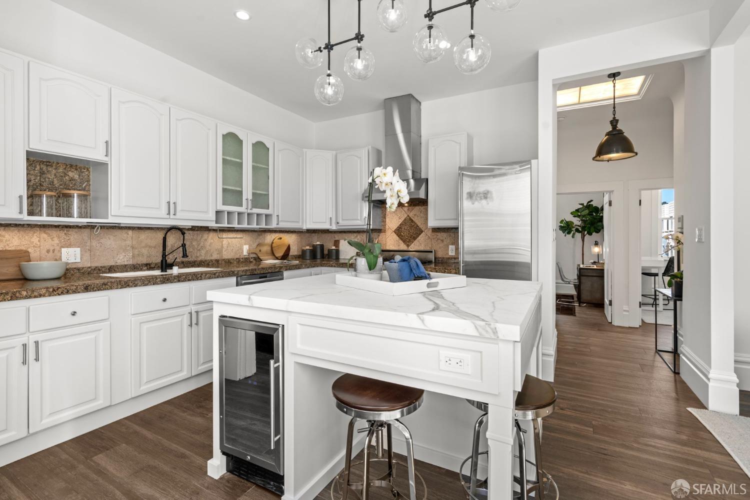 Detail Gallery Image 10 of 31 For 115 Magnolia St, San Francisco,  CA 94123 - 3 Beds | 2 Baths