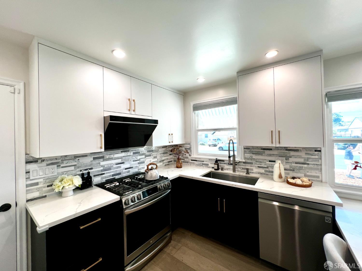 Detail Gallery Image 10 of 48 For 15032 Fleming St, San Leandro,  CA 94579 - 3 Beds | 2 Baths