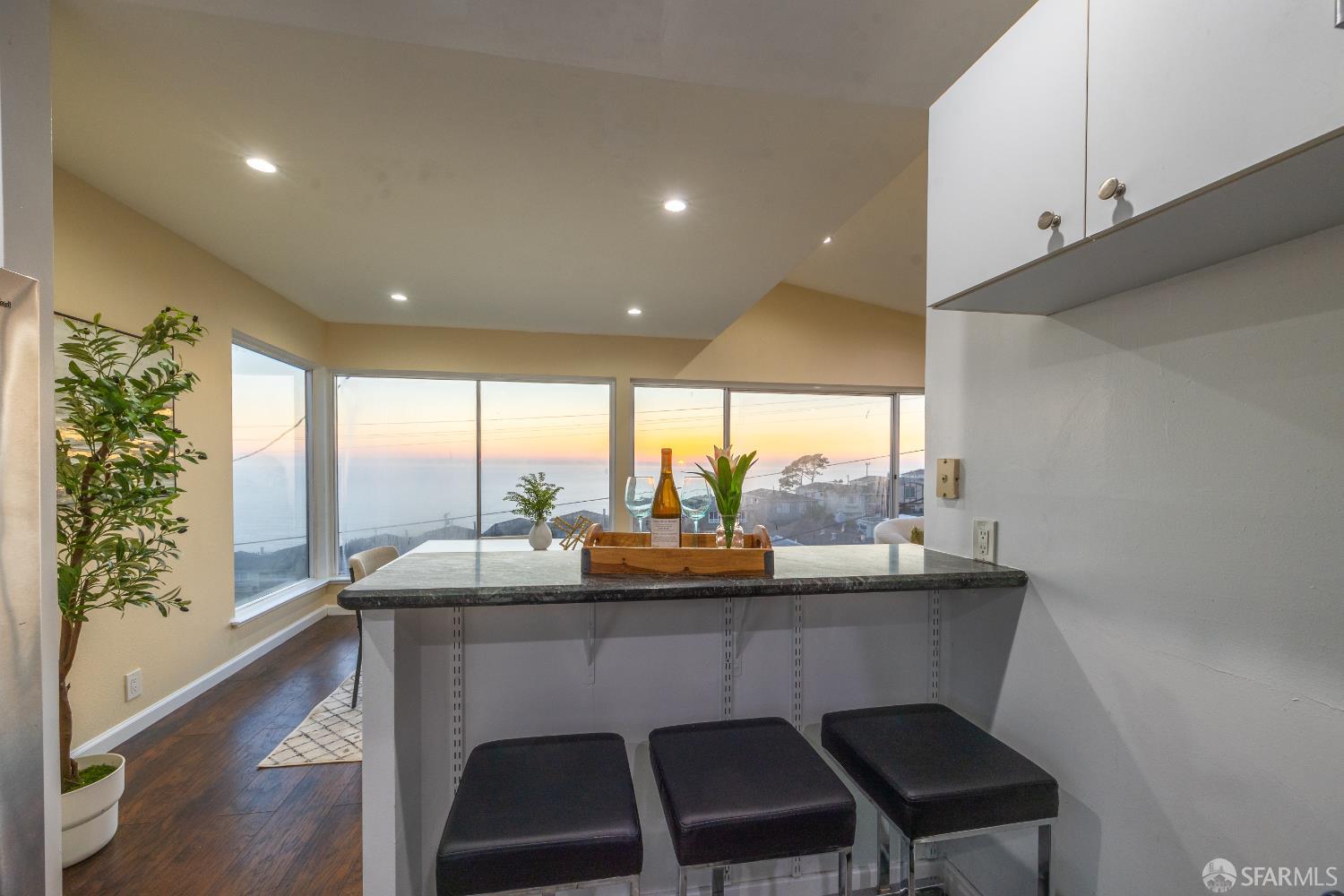 Detail Gallery Image 21 of 55 For 74 Clearview Dr, Daly City,  CA 94015 - 5 Beds | 4 Baths