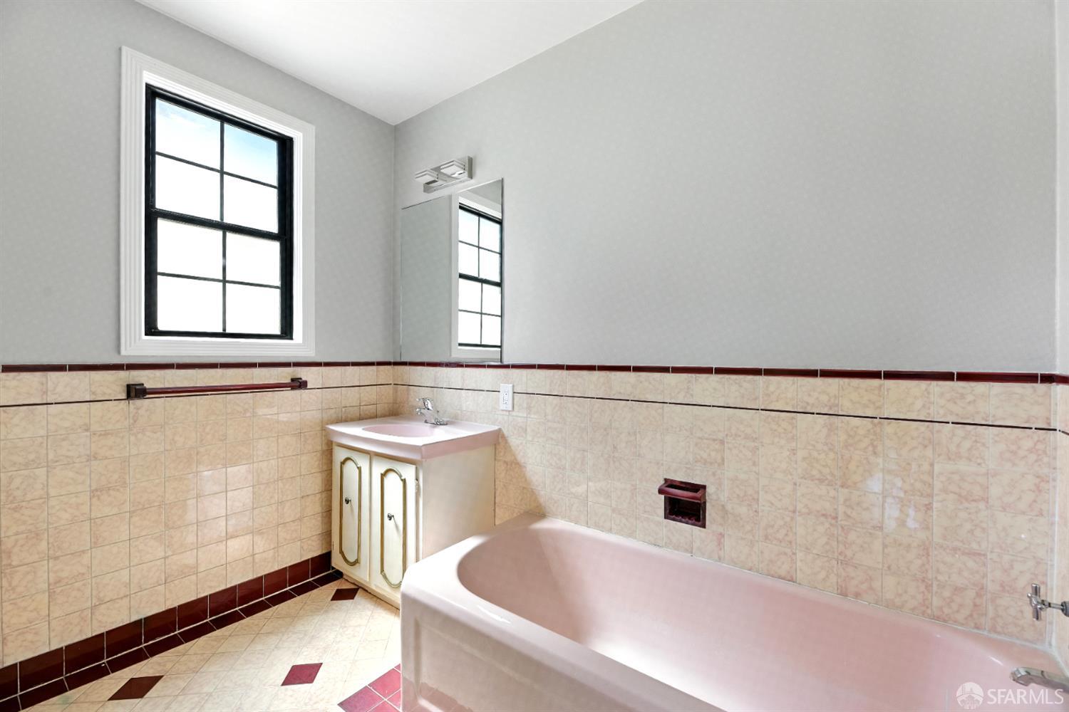 Detail Gallery Image 35 of 38 For 2801 Ocean Ave, San Francisco,  CA 94132 - 4 Beds | 3/1 Baths