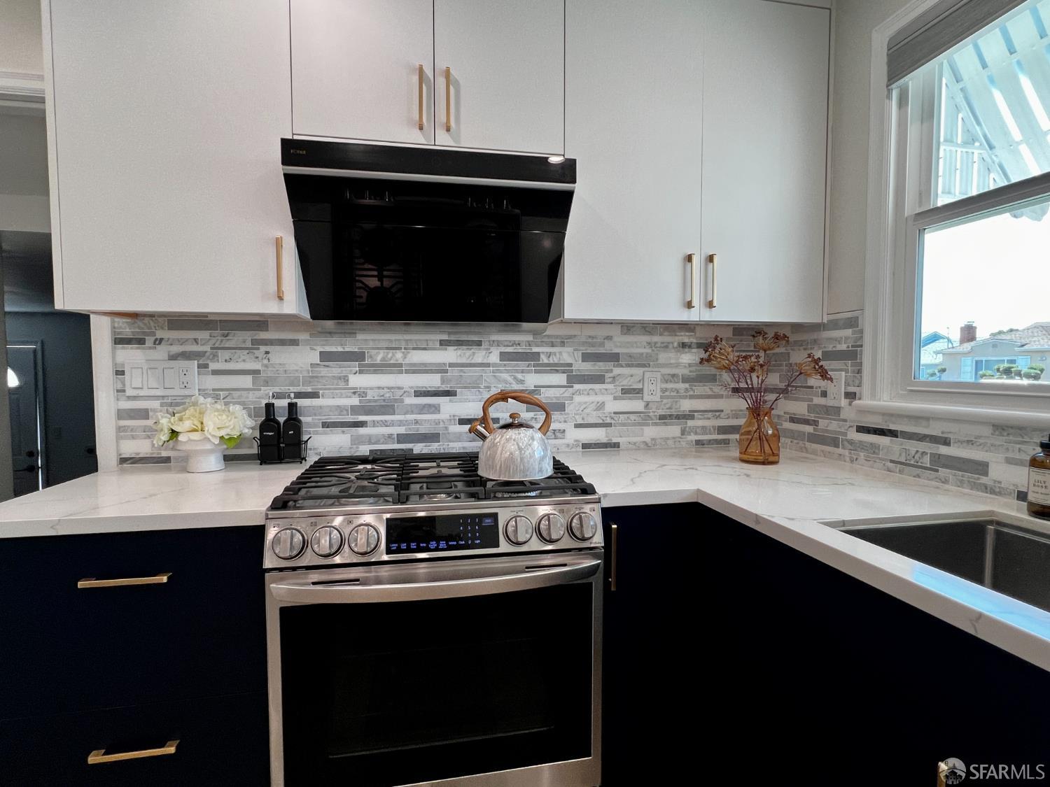 Detail Gallery Image 9 of 48 For 15032 Fleming St, San Leandro,  CA 94579 - 3 Beds | 2 Baths