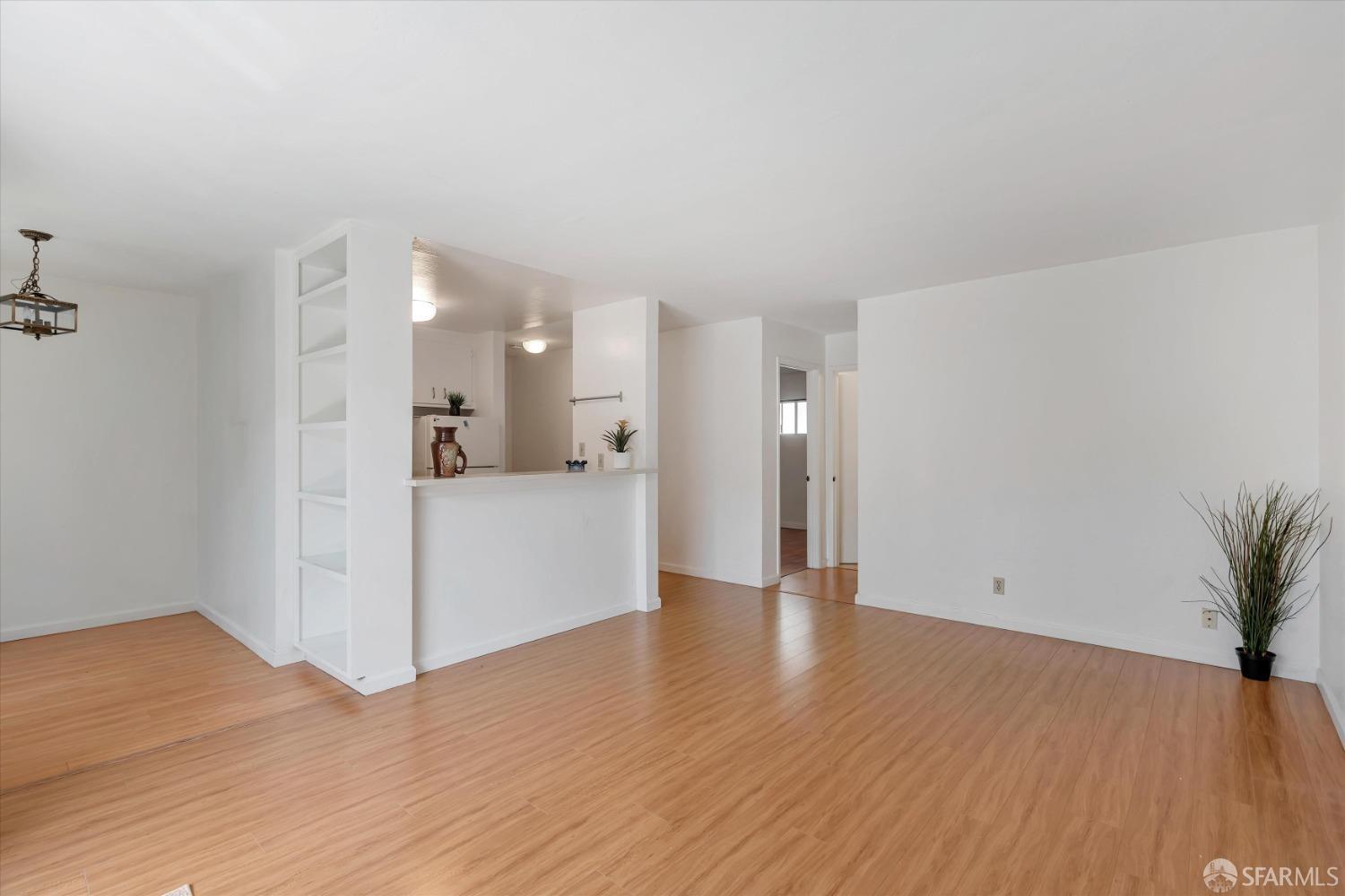 Detail Gallery Image 5 of 24 For 2201 Virginia St #3,  Berkeley,  CA 94709 - 1 Beds | 1 Baths