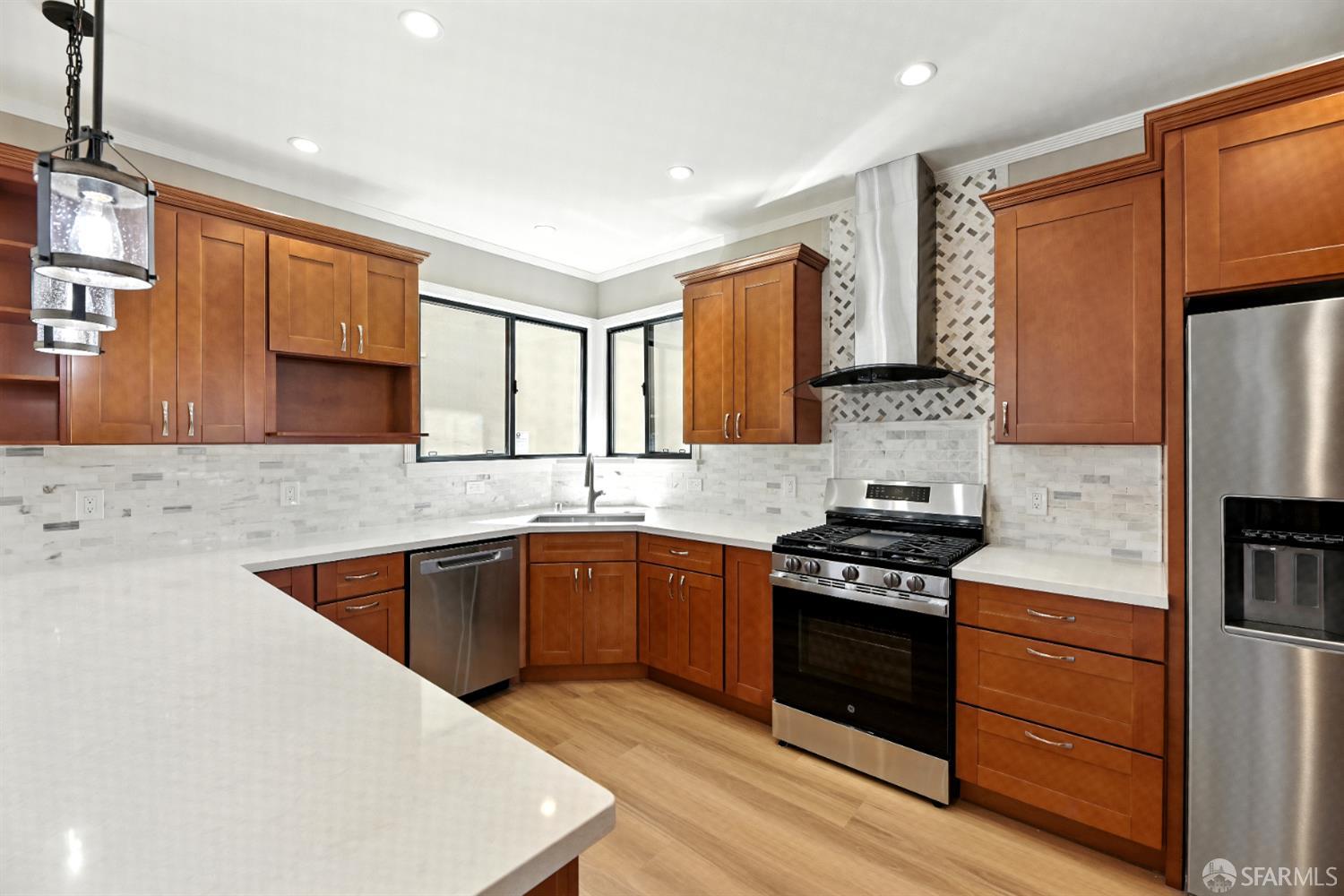 Detail Gallery Image 9 of 38 For 2801 Ocean Ave, San Francisco,  CA 94132 - 4 Beds | 3/1 Baths