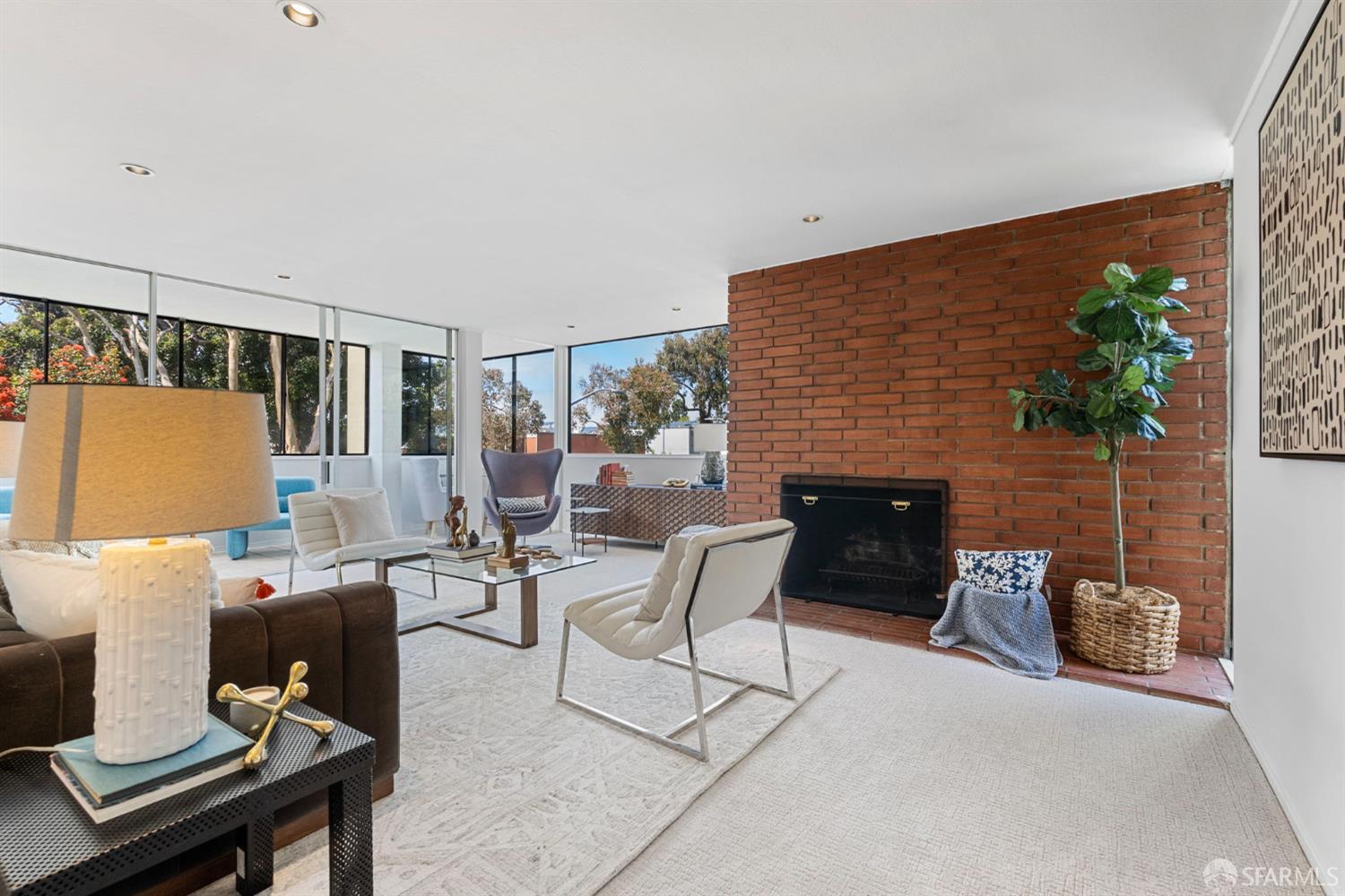 Photo #2: 425069056 Listing 
