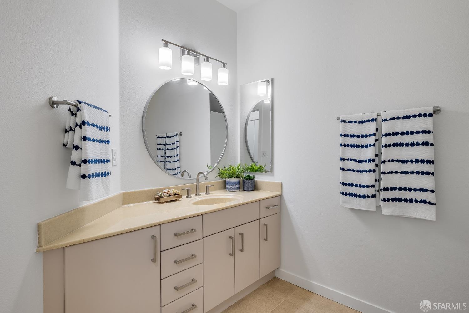 Detail Gallery Image 39 of 63 For 1511 Jefferson St Ph7,  Oakland,  CA 94612 - 2 Beds | 2 Baths