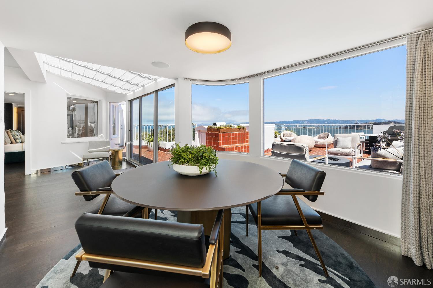Detail Gallery Image 3 of 38 For 1360 Montgomery St #11,  San Francisco,  CA 94133 - 2 Beds | 2 Baths