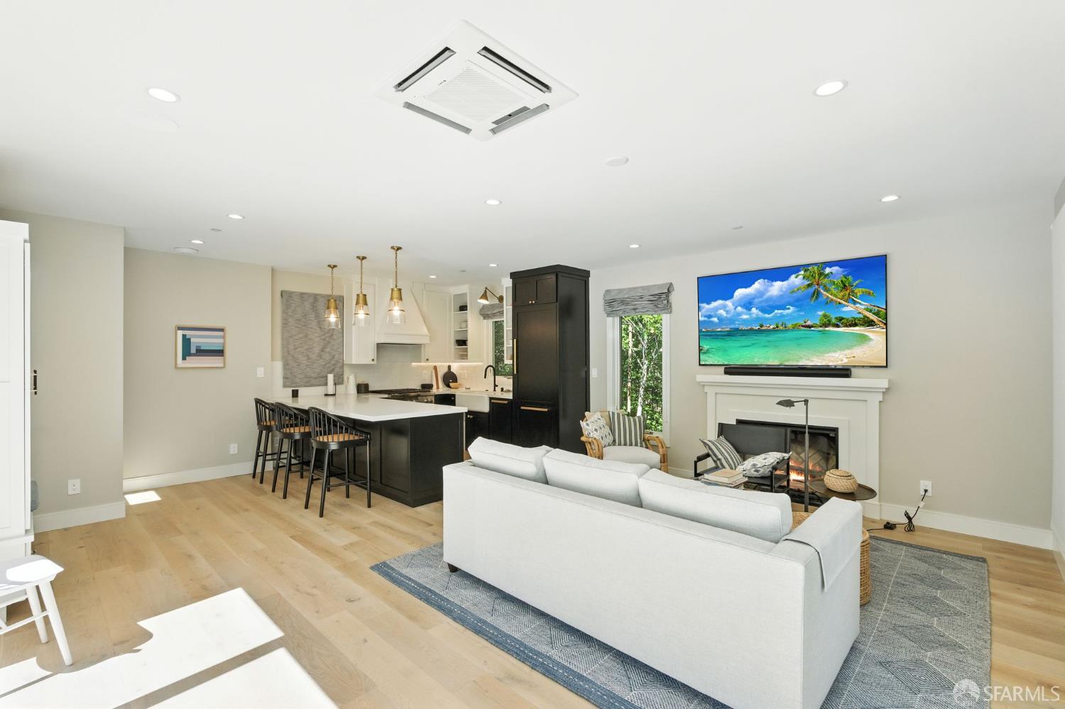Detail Gallery Image 32 of 46 For 1225 La Cumbre Rd, Hillsborough,  CA 94010 - 6 Beds | 6/2 Baths