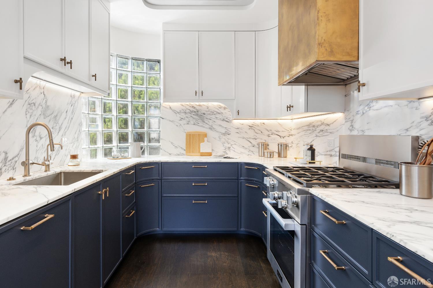 Detail Gallery Image 11 of 38 For 1360 Montgomery St #11,  San Francisco,  CA 94133 - 2 Beds | 2 Baths