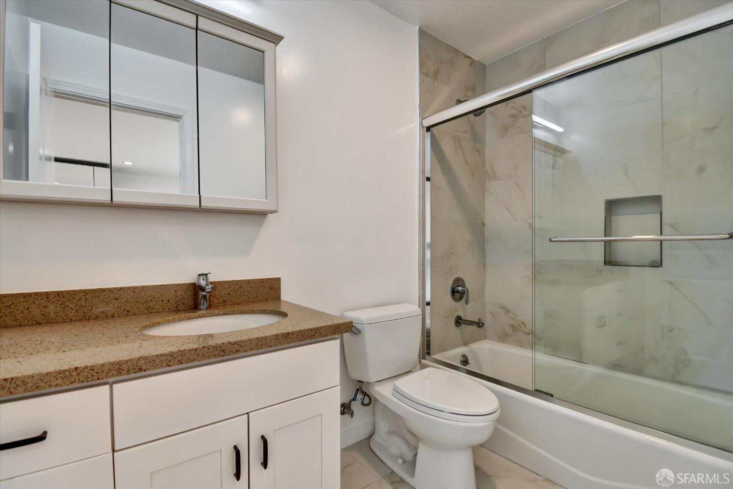 Detail Gallery Image 9 of 20 For 233 Sargent St, San Francisco,  CA 94132 - 3 Beds | 2 Baths