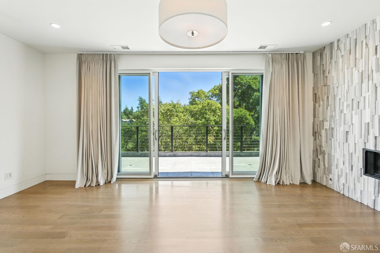 Detail Gallery Image 15 of 46 For 1225 La Cumbre Rd, Hillsborough,  CA 94010 - 6 Beds | 6/2 Baths