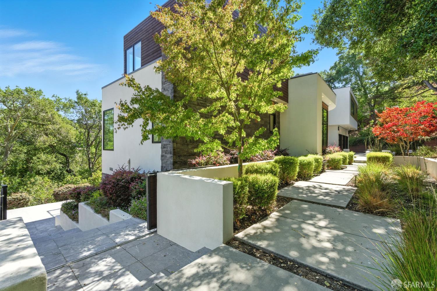 Detail Gallery Image 3 of 46 For 1225 La Cumbre Rd, Hillsborough,  CA 94010 - 6 Beds | 6/2 Baths